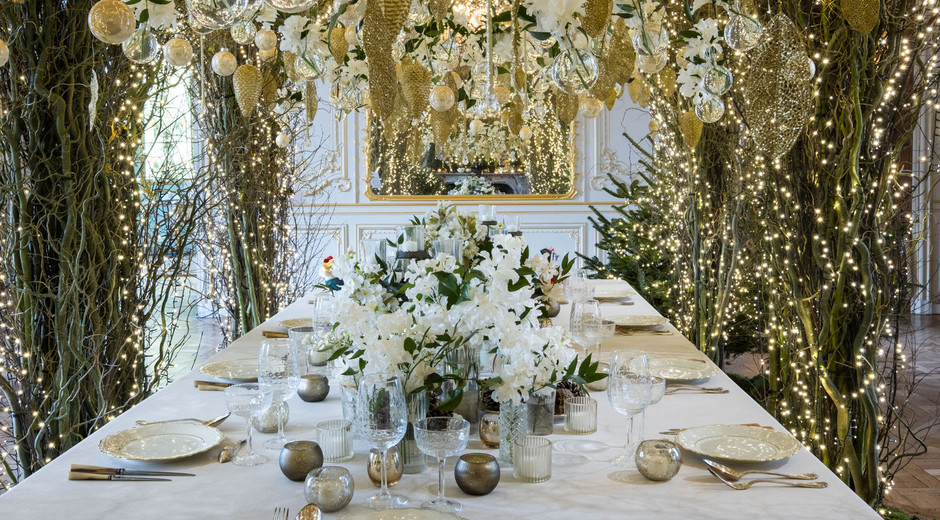 DECORATIONS DE NOEL CHATEAU DE SCDAUX Table de fête au Château de Sceaux.