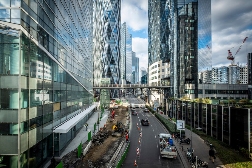 Vue du boulevard Patrick-Devedjian côté ville de Courbevoie